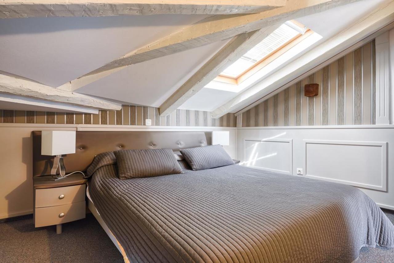 Family Room,991650229:JPEG