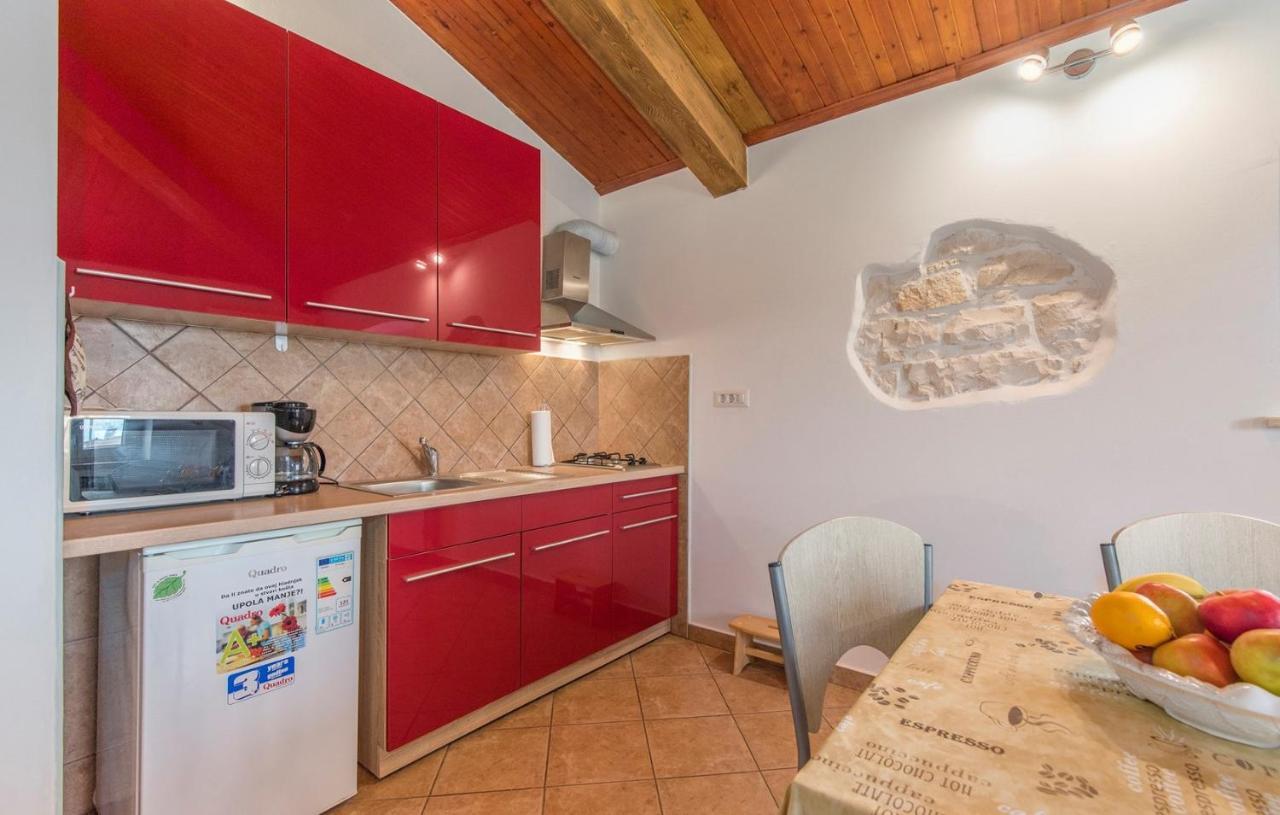 Apartment,748129010:JPEG