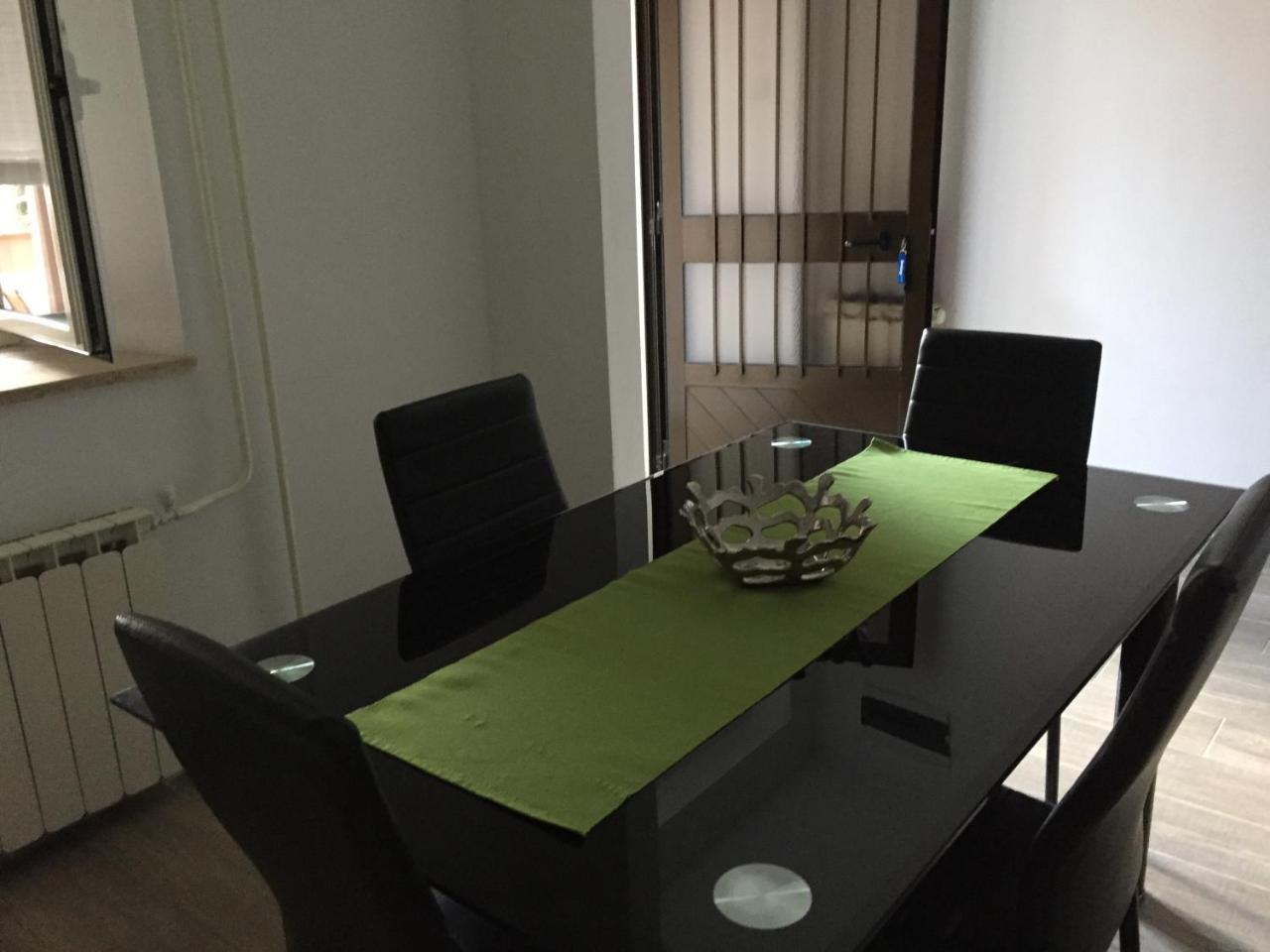 Apartment mit 2 Schlafzimmern und Terrasse