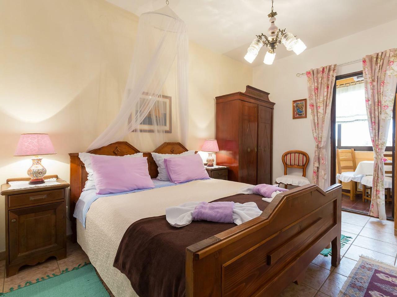 One-Bedroom Apartment (2 Adults),780060543:JPEG