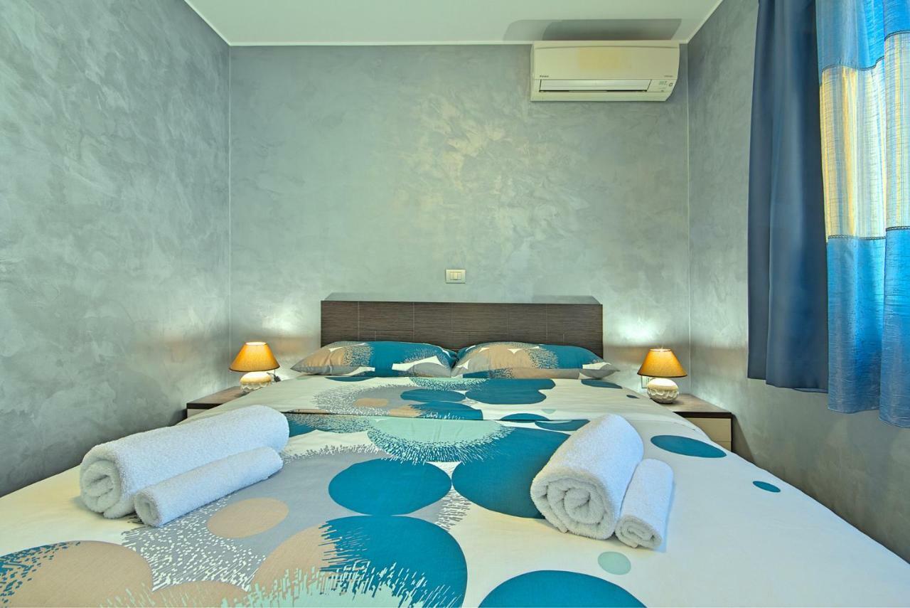 Two-Bedroom Apartment,789855459:JPEG