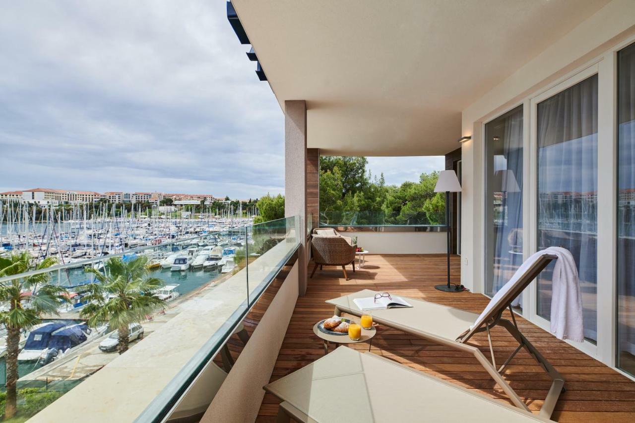 One-Bedroom Suite with Balcony and Sea View,974128816:JPEG