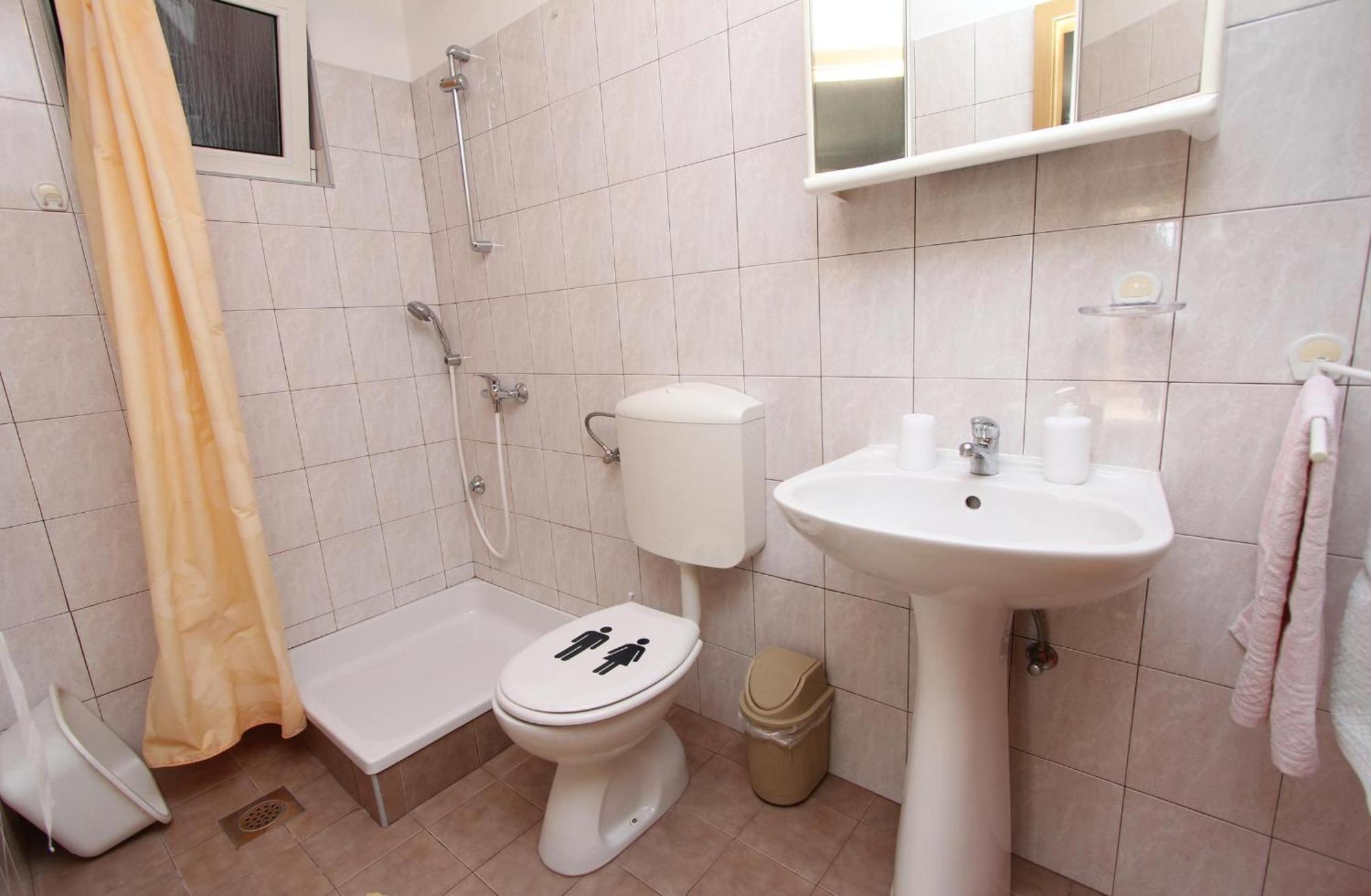 One-Bedroom Apartment with Balcony,825657707:JPEG