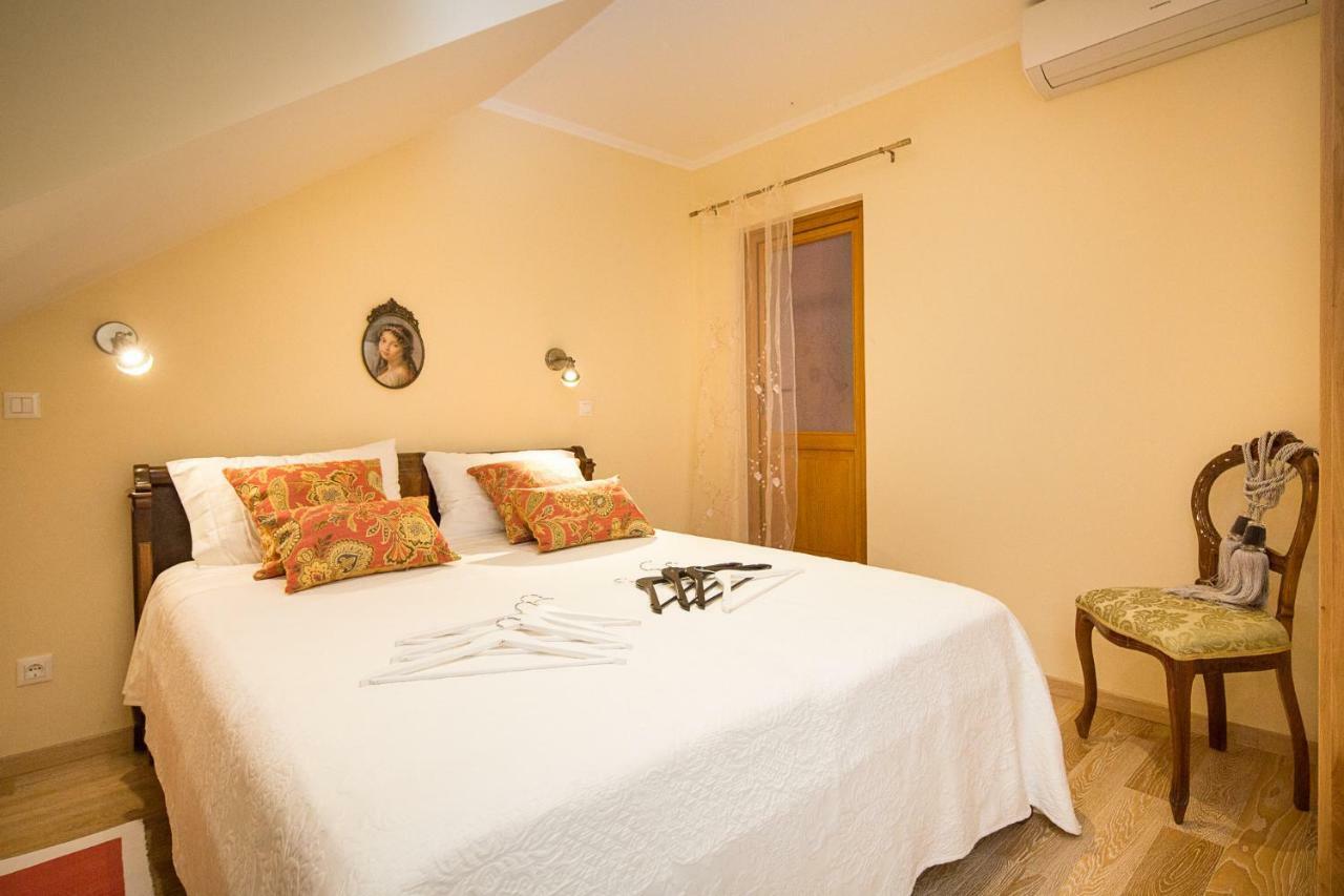 One-Bedroom Apartment with Sea View