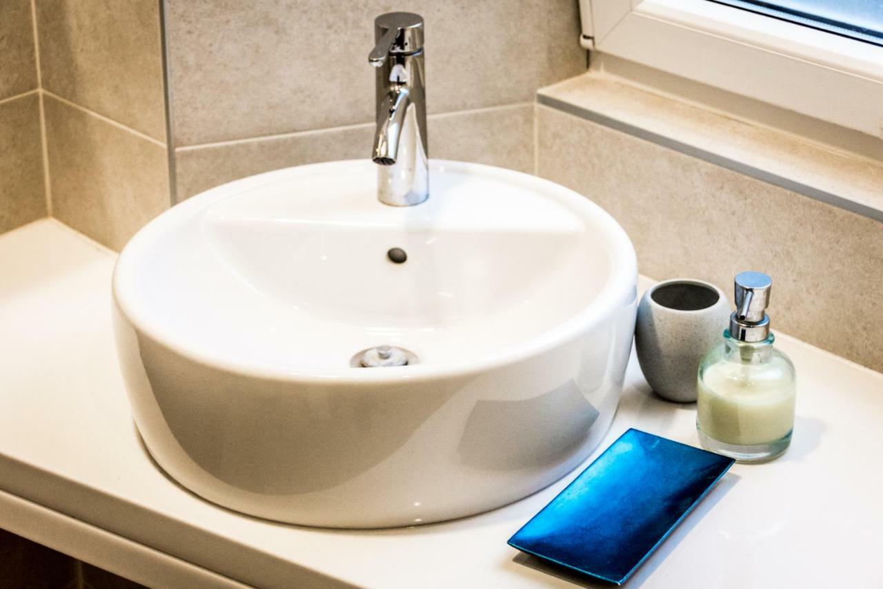 Studio Apartment,853113371:JPEG