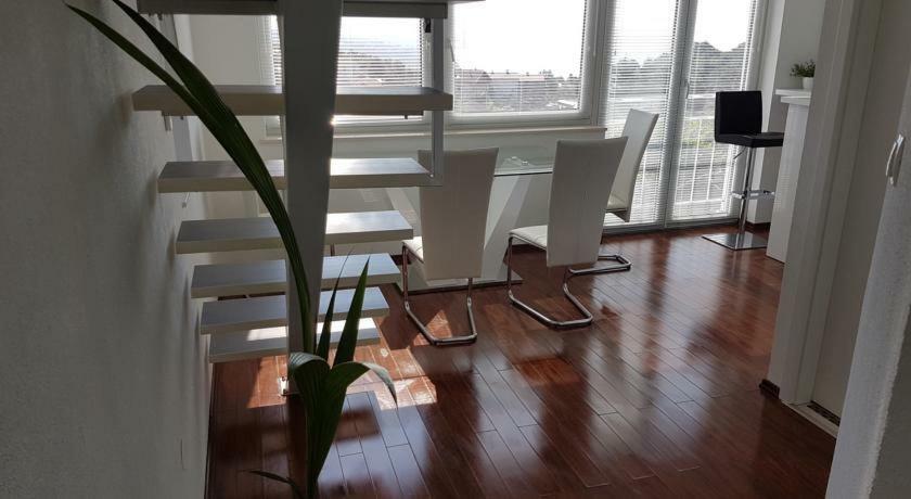 Penthouse Apartment,855950426:JPEG