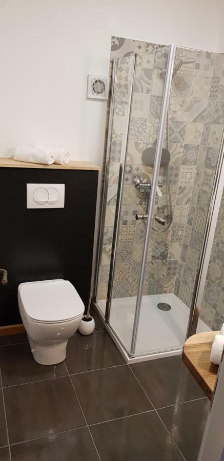 One-Bedroom Apartment,858545039:JPEG