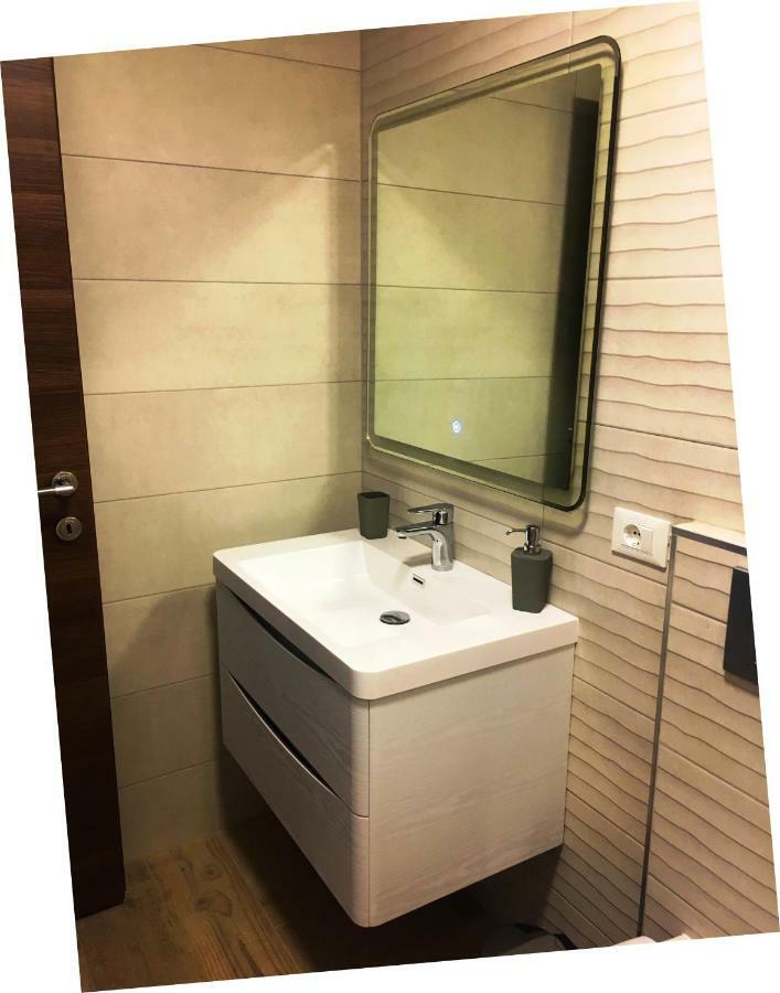 Studio Apartment,858629378:JPEG