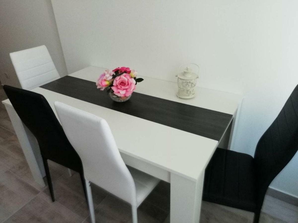 Apartment,858400472:JPEG