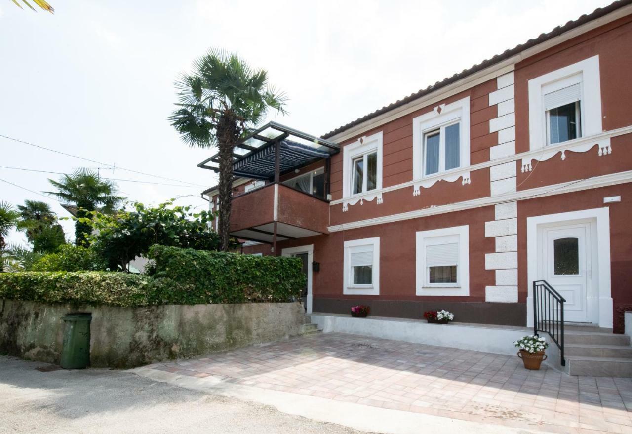 Apartment,858535391:JPEG