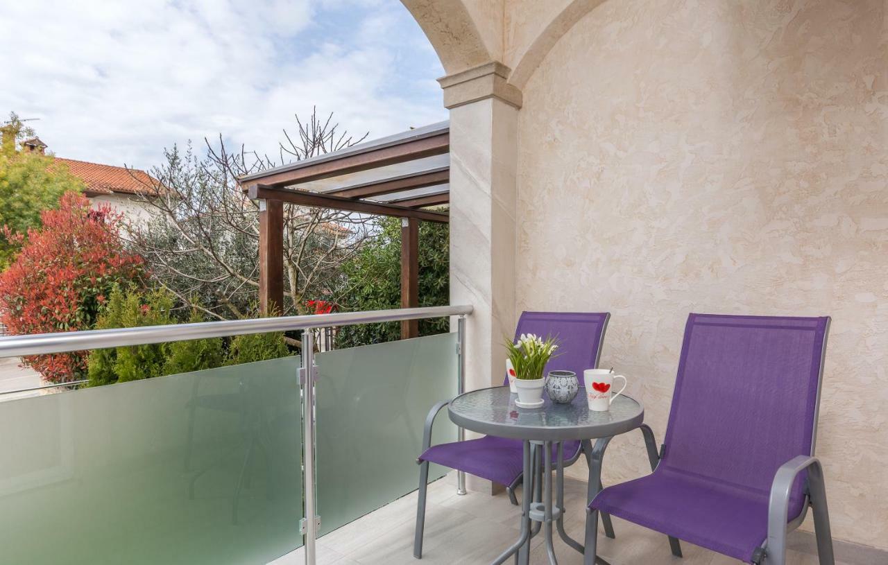 Studio Balcony