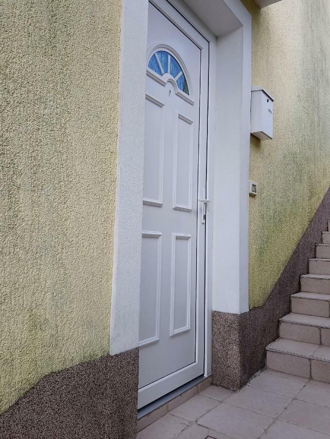 Two-Bedroom Apartment,860488622:JPEG