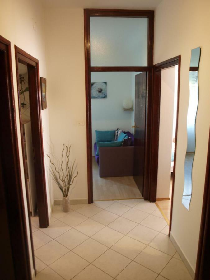 Apartamento con balcón
