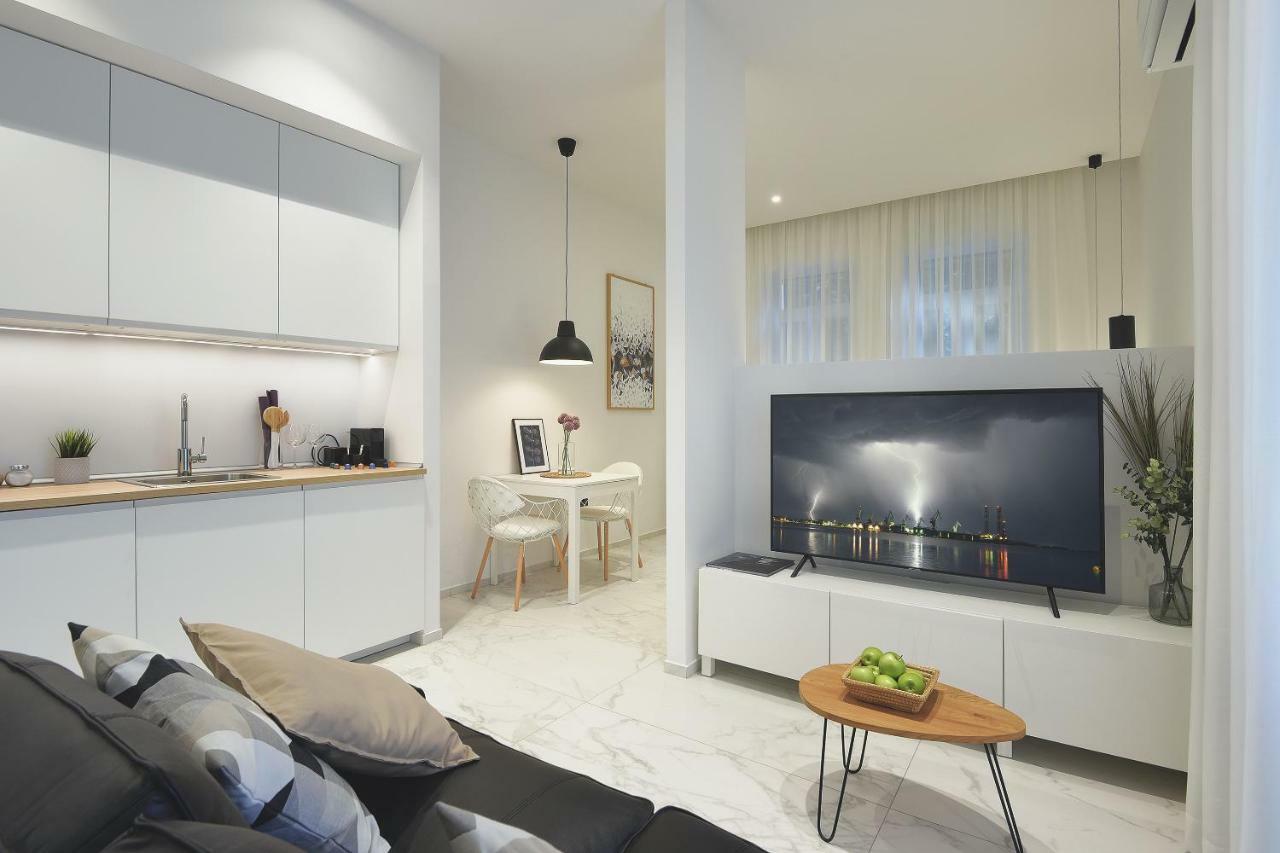 Digital Nomads Package - Studio Apartment with Free Parking and Laundry Service,884259025:JPEG