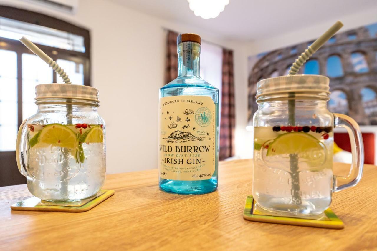 Studio Apartment,884582569:JPEG