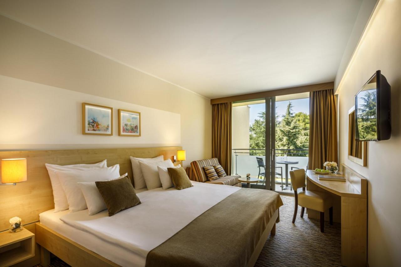 Room 21,1110725046:JPEG