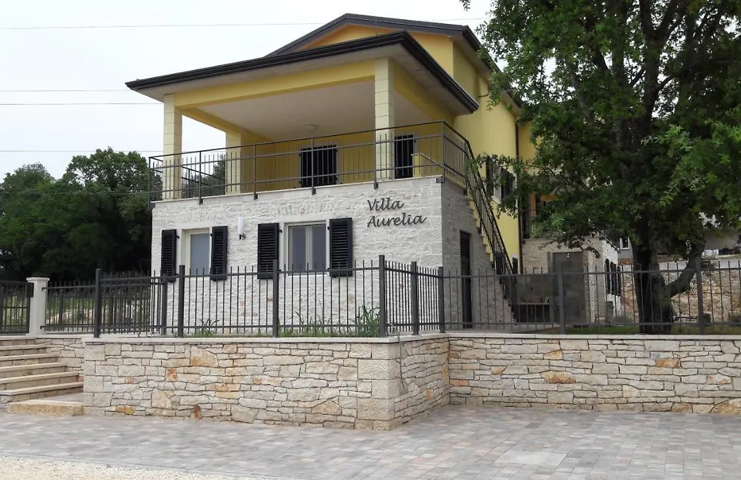 Villa Aurelia Haus1 In Porec Mit Garten-1