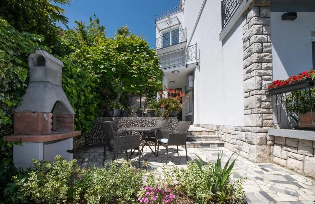 Villa Tomic Apartment Mia Near The Sea-1