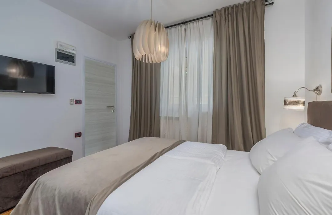 Rooms Porto-1