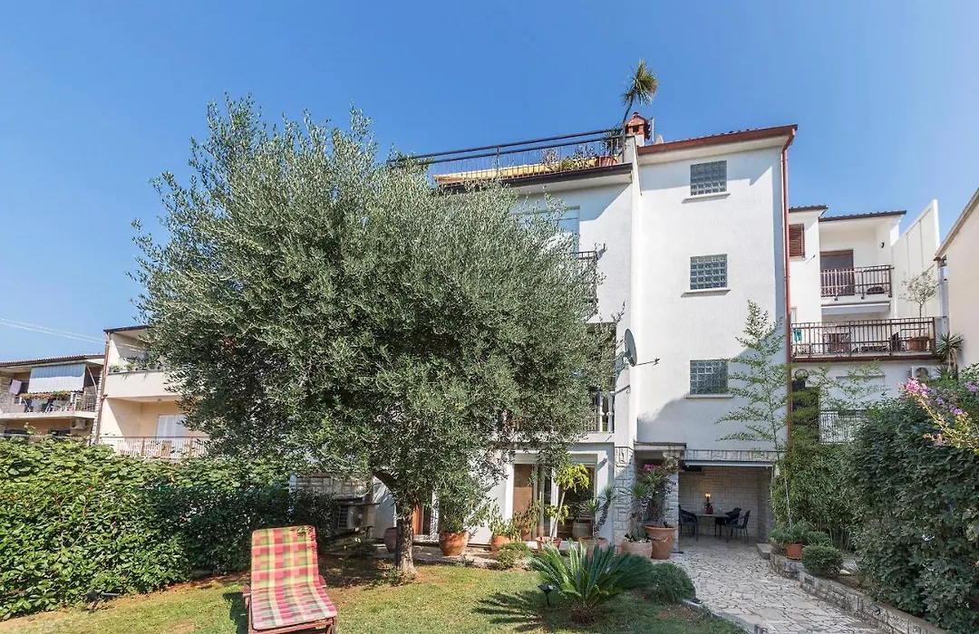 Apartments Villa Lungomare-1