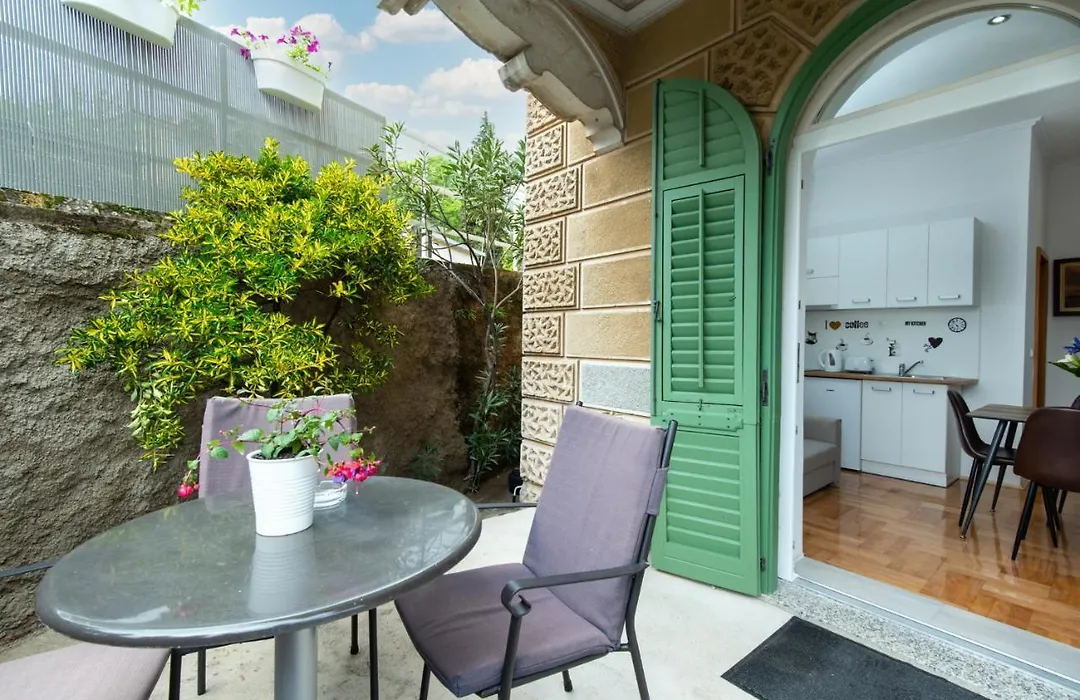 Studio Apartment Vittoria-1