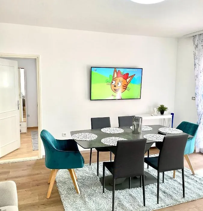 D&A Apartment With Private Swimming Pool-1