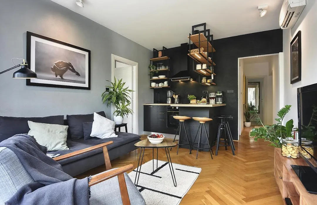 Place To Be - Apartment In The City Centre With Private Parking-1