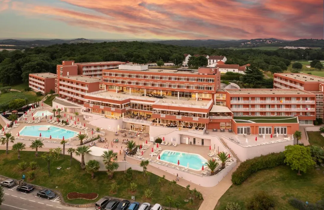 Hotel Albatros Plava Laguna-1