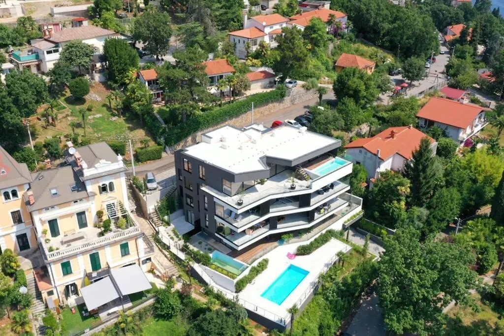 Marena - Trees To Seas Luxury Escape-1