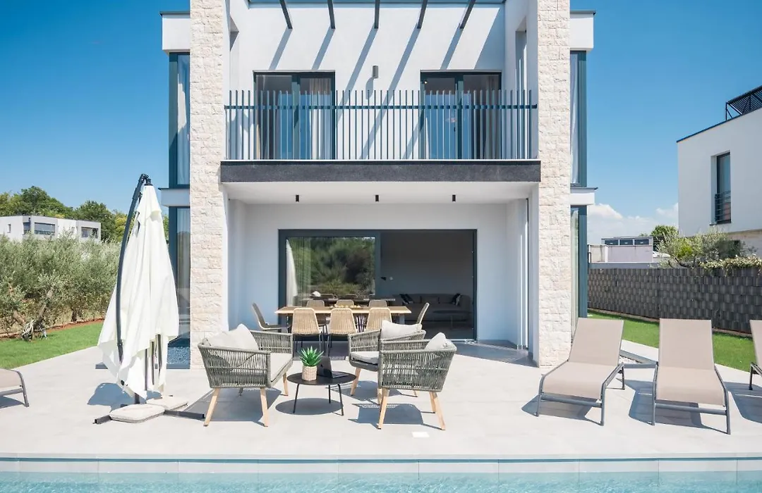 Villa Grota - Luxury 4-Bedroom Villa With Private Pool & Garden-1