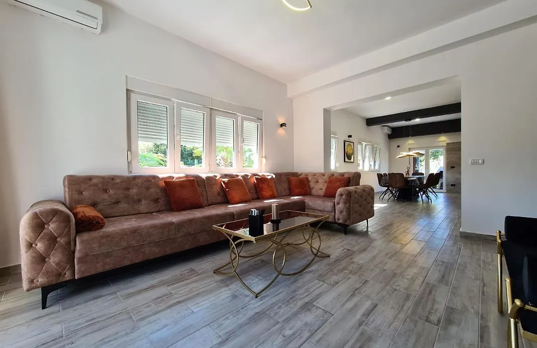 House Plavi 2130-1