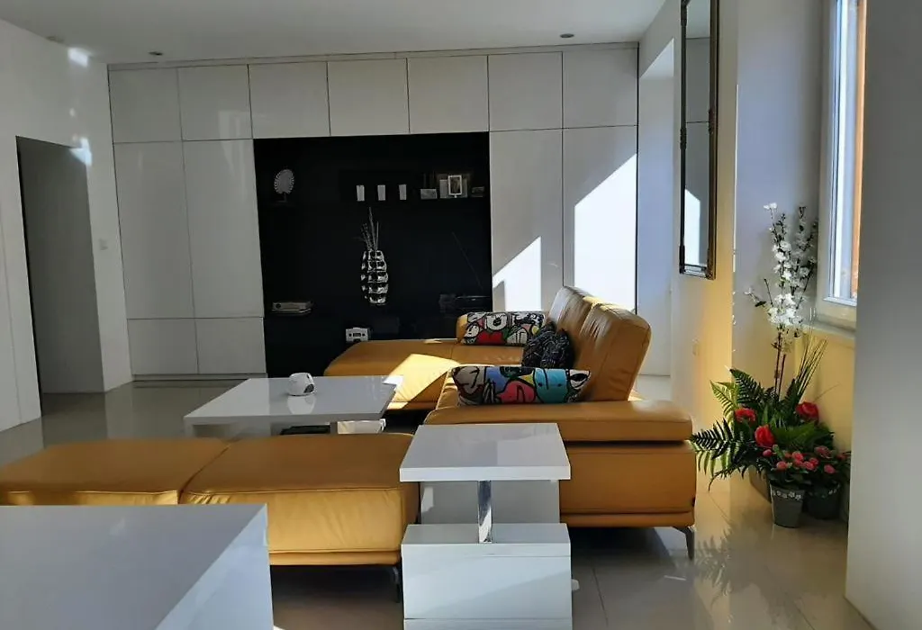 Apartment Lux-1