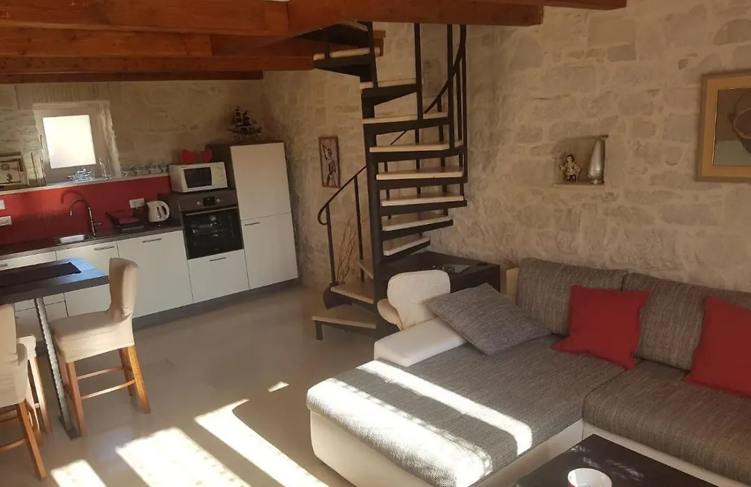 Casa Ladonja-1