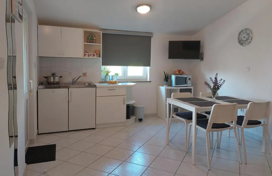 Apartman R&R-1