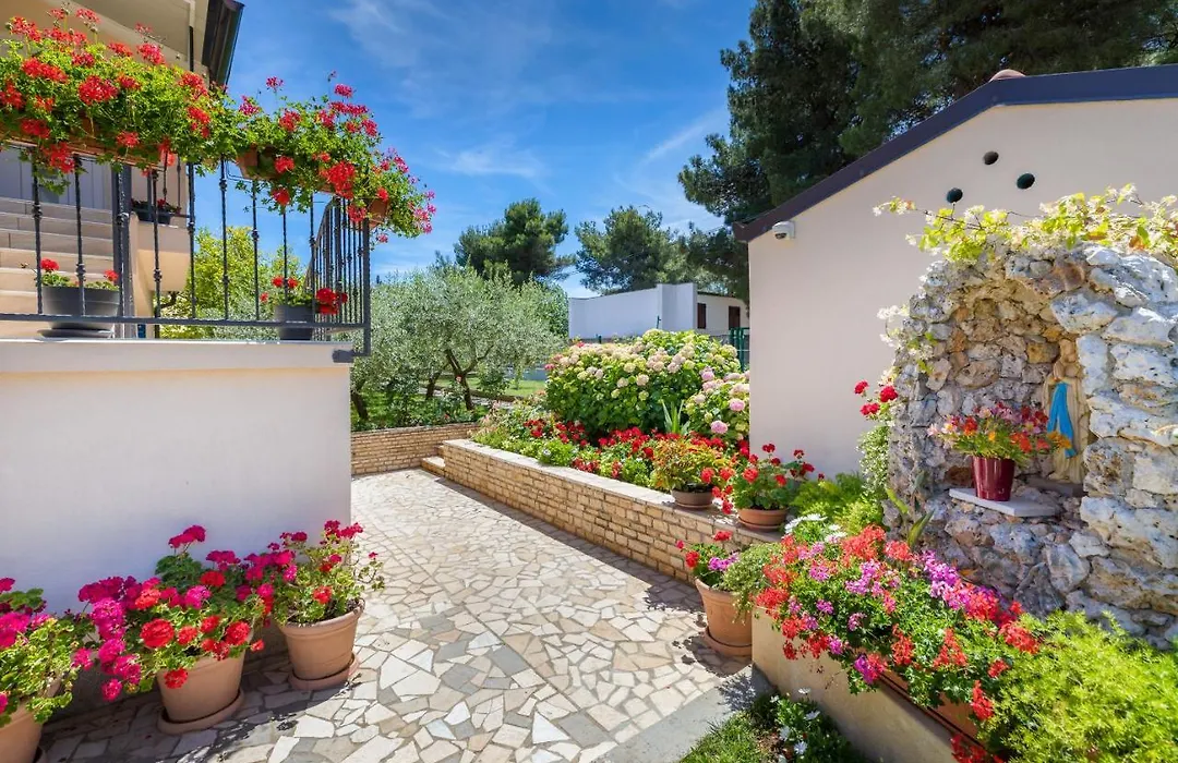 Apartments Hortensia-1