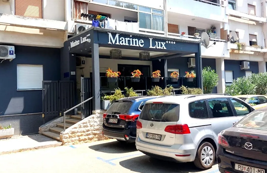 Marine Lux Apartments-1