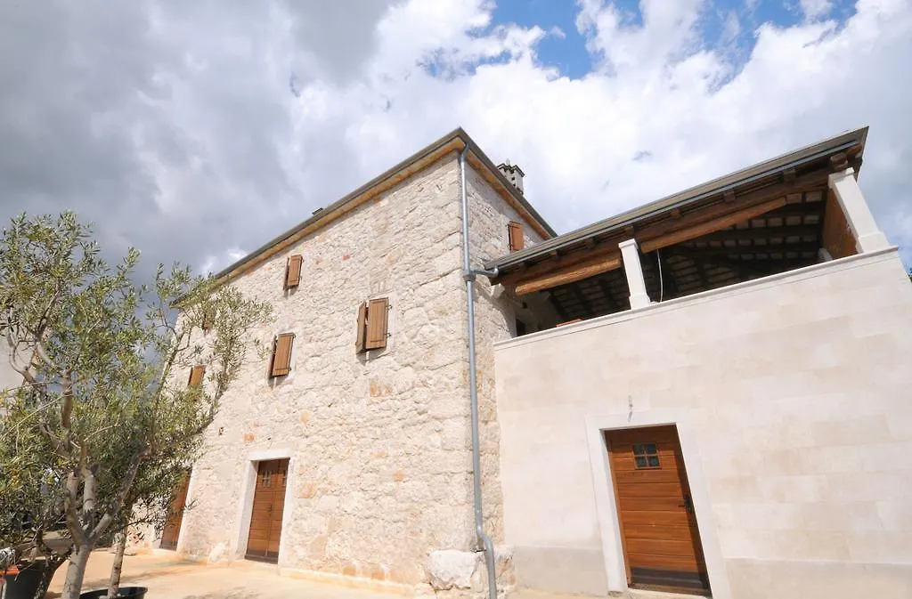 Bed & Breakfast Korta Gira-1