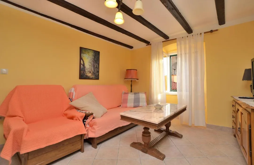 Apartment Stari Grad-1