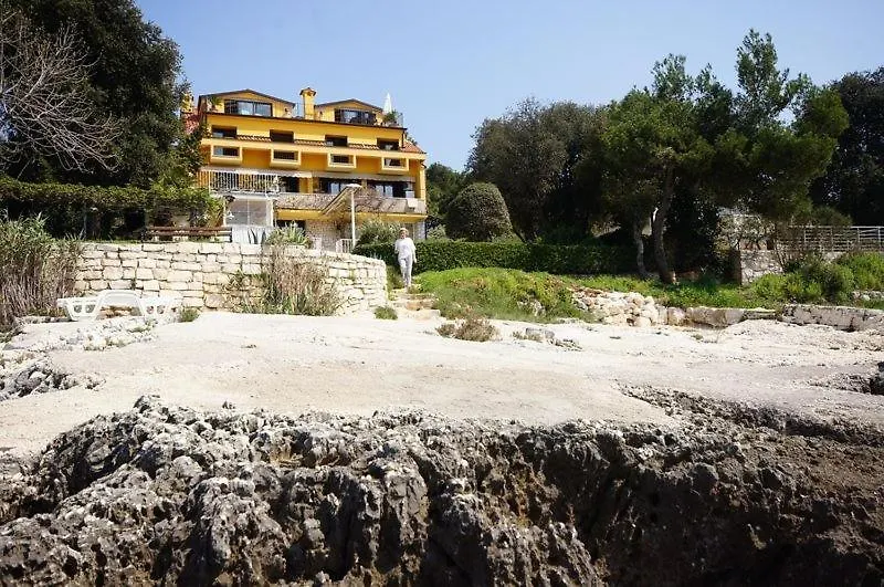Room In Rovinj With Terrace, Air Conditioning, W-Lan 81-5-1
