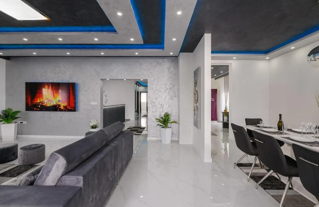 Complex Villa White-1