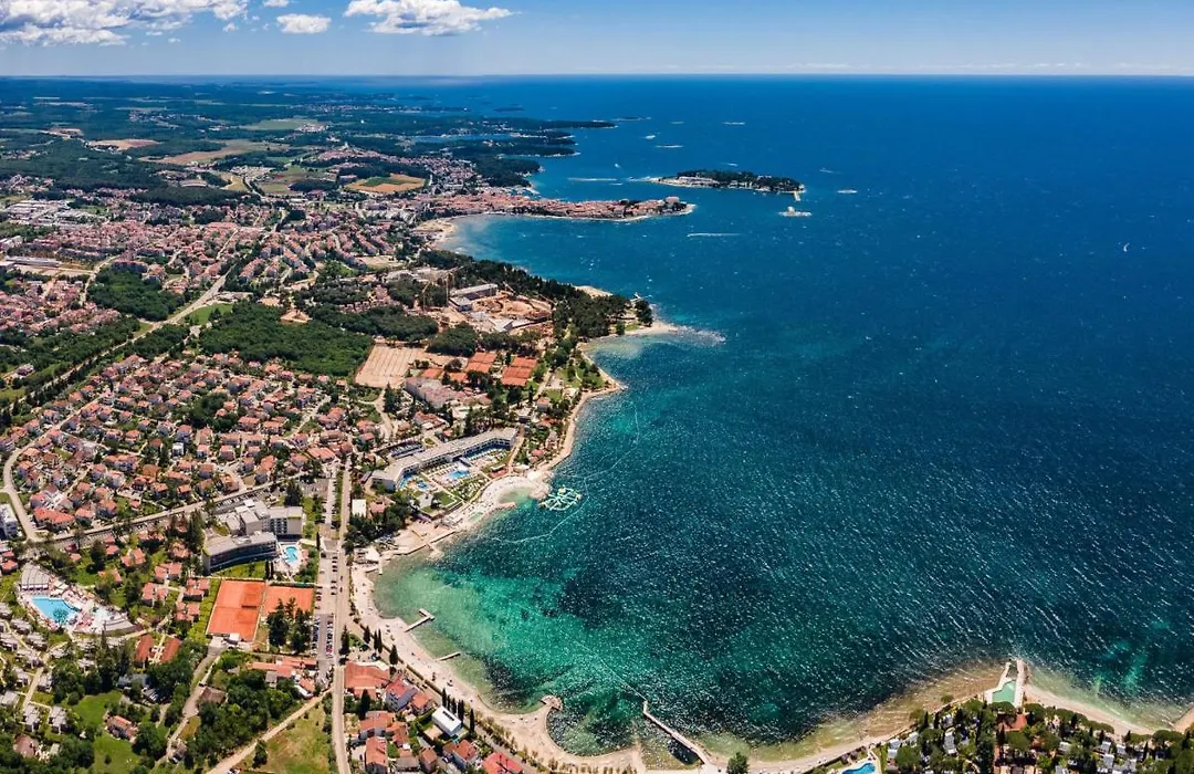 Charming Apartment With Private Terrace In Porec-1