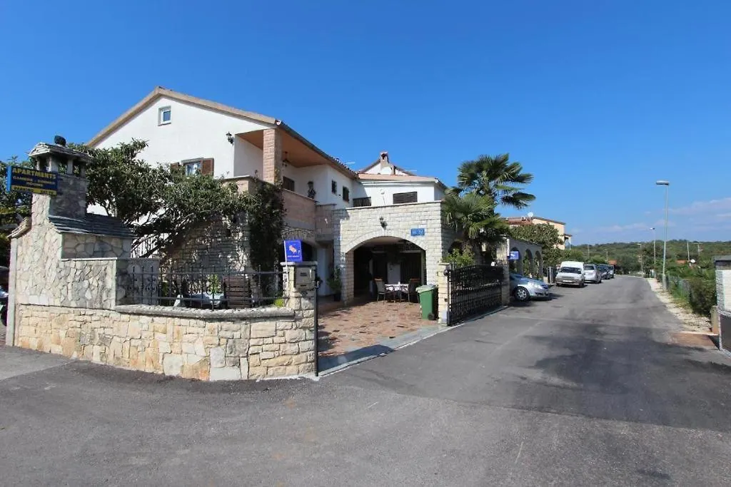 Guest house Licul-1