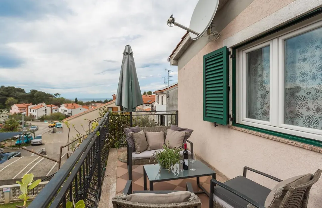 Apartments Zomzi-1