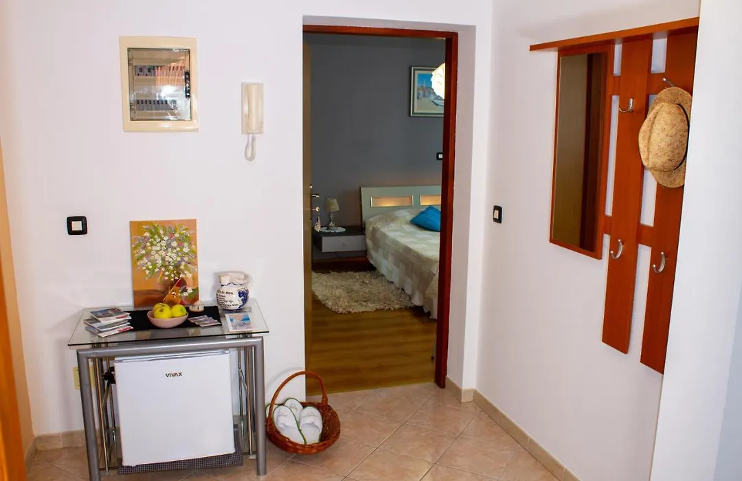 Room Adry With Balcony, Free Parking & Bikes-1