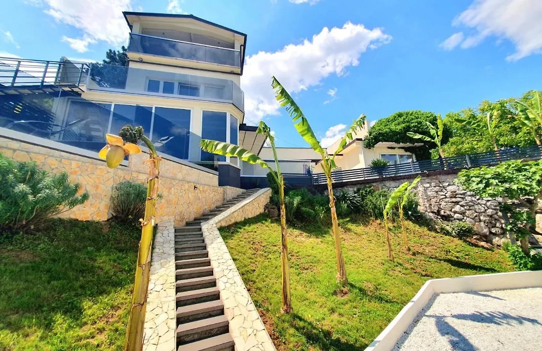Modern Penthouse And Jacuzzi Apartments-1