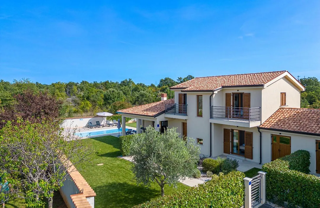 Holiday House Evida-1