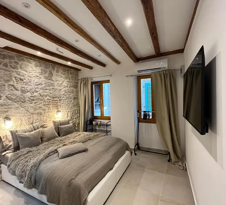 Vintage Apartment Rovinj Old Town-1