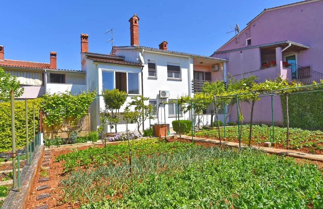 Apartments Nevina 1230-1