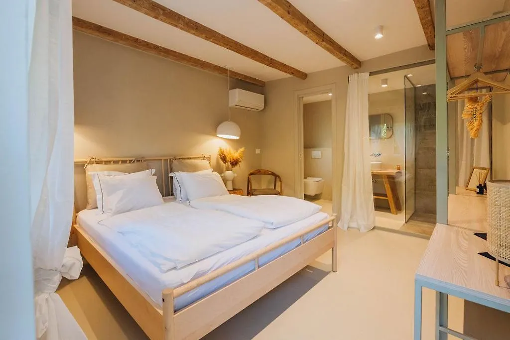 Pikarin Rooms B&B-1