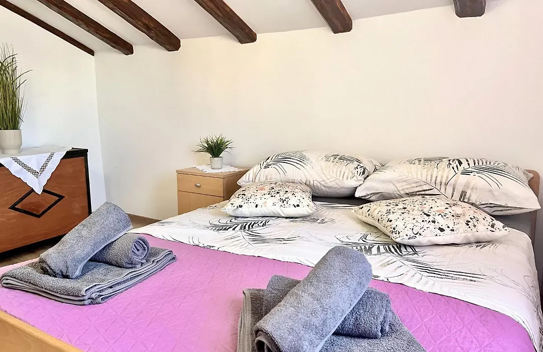 Apartments Ares-1